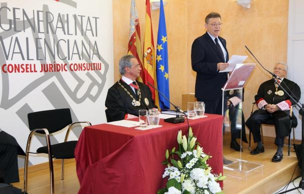 Puig recibe la insignia del CJC en su 20 aniversario y apuesta por "levantar la hipoteca reputacional" de la Comunitat