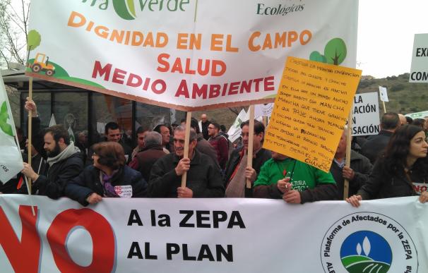 Unas 500 personas se manifiestan en Toledo para pedir a la Junta que resuelva problemas de la agricultura ecológica