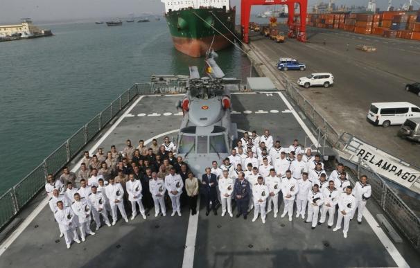 Cospedal viaja a Yibuti al relevo de mando de la agrupación naval de la misión Atalanta que asumirá España