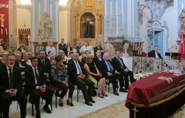 (AV) Centenares de personas dan su último adiós al primer presidente de Murcia, impulsor del Estatuto de Autonomía