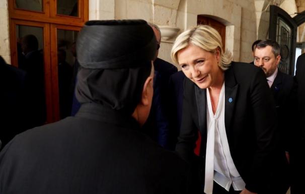 Le Pen se niega a llevar velo para reunirse con el gran mufti de Líbano