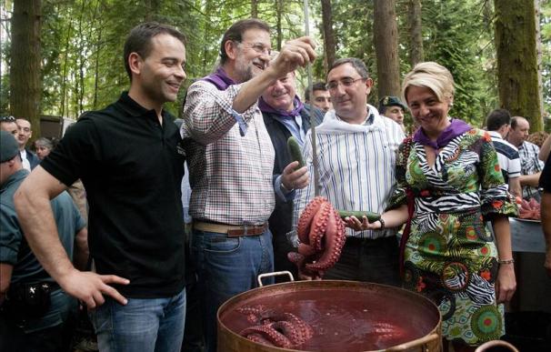Rajoy defiende los productos españoles en la Fiesta del Pulpo de O Carballiño