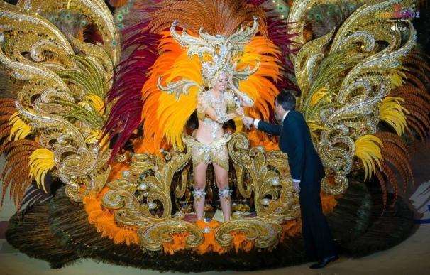Judit López García, con la fantasía 'Madame Soleil', nueva Reina del Carnaval de Santa Cruz de Tenerife