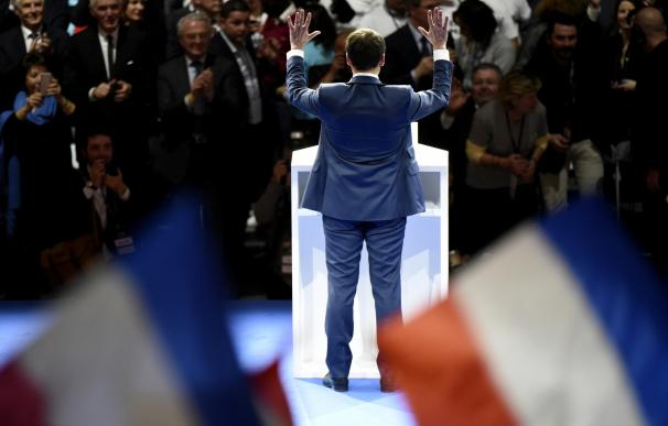 Macron niega una supuesta relación extraconyugal con un periodista