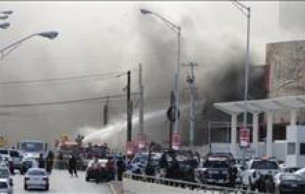 Sicarios incendian casino en norte de México y matan a más de 50 personas