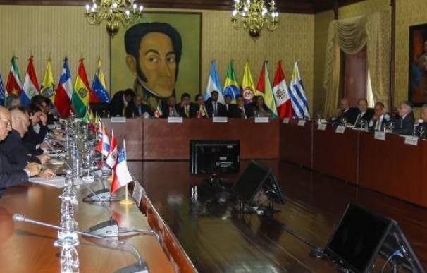 UNASUR y los expresidentes Zapatero, Fernández y Torrijos reiteran su rechazo a la violencia en Venezuela