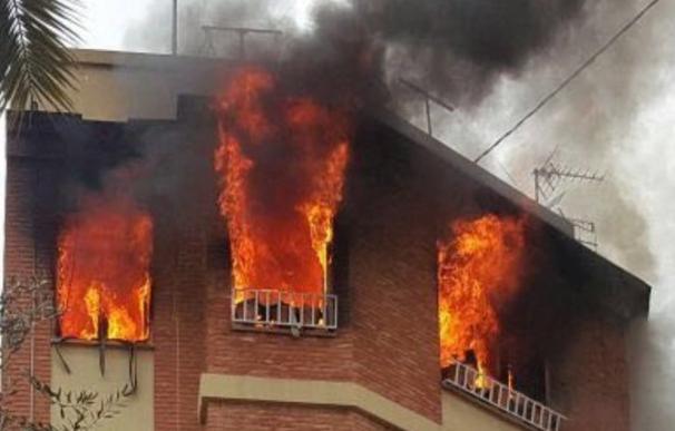 Fallece la anciana que resultó intoxicada de humo en el incendio de su vivienda en Vila-real