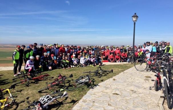Cerca de 150 ciclistas homenajea en Valladolid a Jesús Negro, fallecido hoy hace un año al ser arrollado por un camión