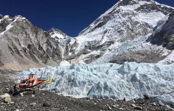 Alex Txikon regresa al Campo Base para retomar la ascensión al Everest