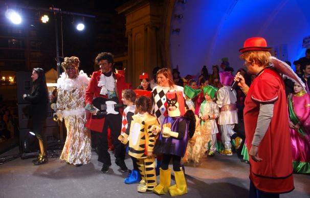 La comparsa 'Lego Héroes, contra el acoso escolar' de Las Gaunas, ganadora del desfile de Carnaval de Logroño