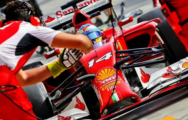 Sólo Alonso se acerca algo al dominio absoluto de los Mercedes en Baréin