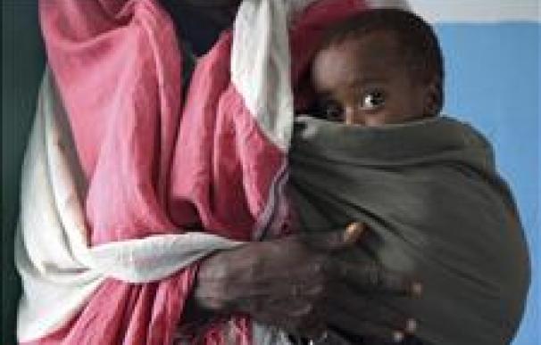 Diez menores de 5 años mueren a diario en un campo de refugiados somalís