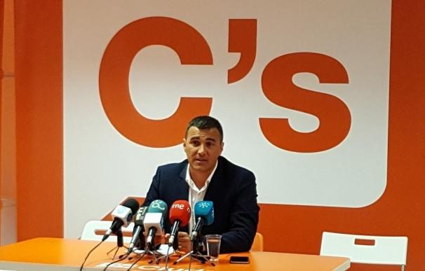 Cs acusa a PSOE-A y Podemos de "poner una zancadilla a la ya de por sí difícil situación" de los autónomos