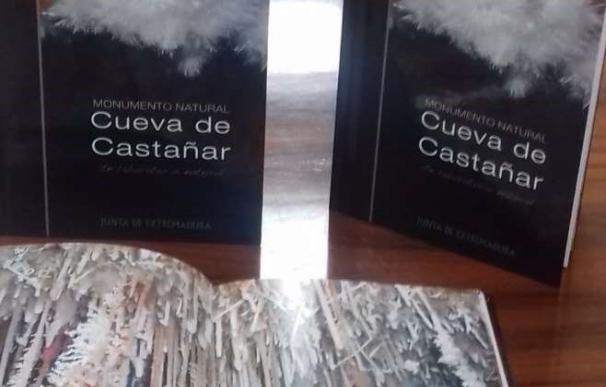 Un libro aborda la historia de la Cueva de Castañar de Ibor (Cáceres) con motivo del 50 aniversario de su descubrimiento