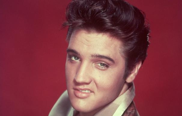 Subastarán en Suiza permiso de armas de Elvis Presley