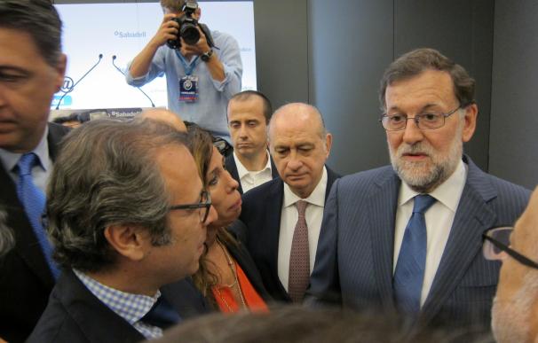 Rajoy apela a la Catalunya moderada que defiende la ley y la propiedad privada