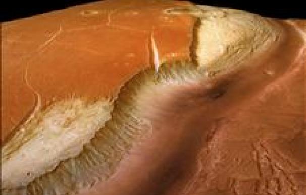 La NASA descubre posible presencia de agua salada en Marte