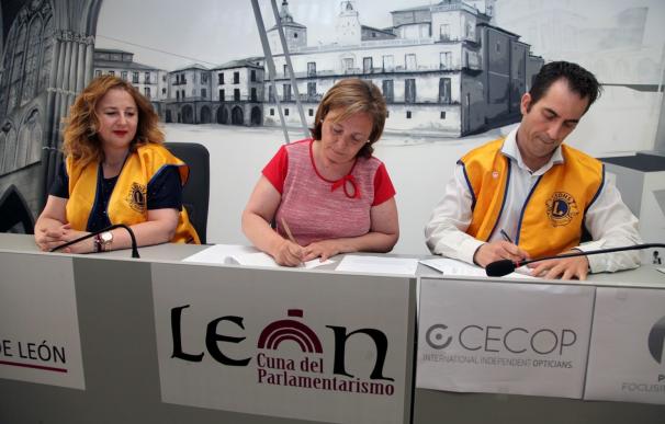 Ayuntamiento de León suscribe un acuerdo con Club Lions para realizar revisiones de la vista a personas sin recursos
