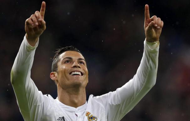 Cristiano Ronaldo llega a Bilbao recuperado de sus molestias en la rodilla