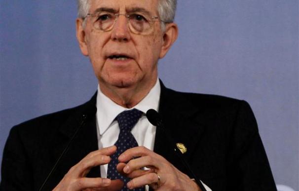 Monti sigue adelante con las reformas y calma a los partidos
