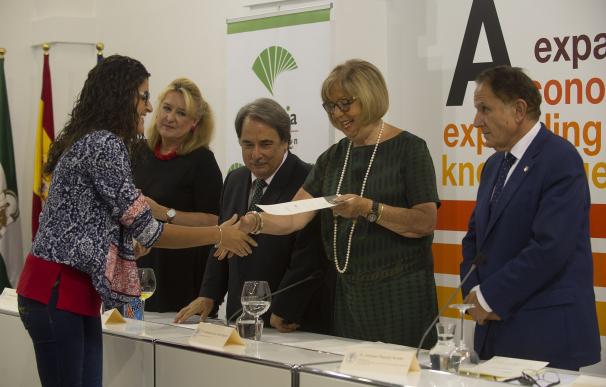 Unicaja y Academia de Ciencias Sociales y Medio Ambiente entregan la X edición de los premios de trayectorias académicas