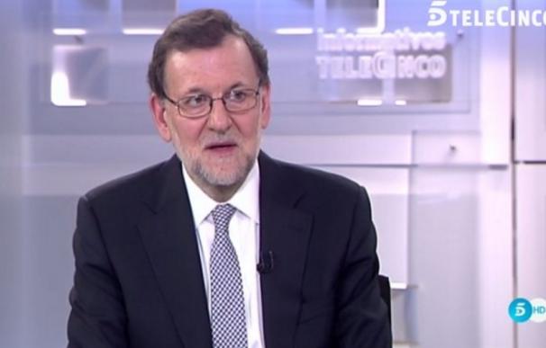 Rajoy respalda a los suyos: presunción de inocencia para el presidente de Murcia y lo de Soria no lo sabía
