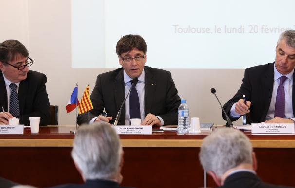 Puigdemont asegura en Francia que un Estado catalán "cumplirá las reglas de la UE"
