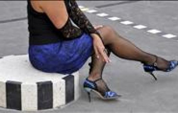 El tango "ilegal" causa furor en las calles de París