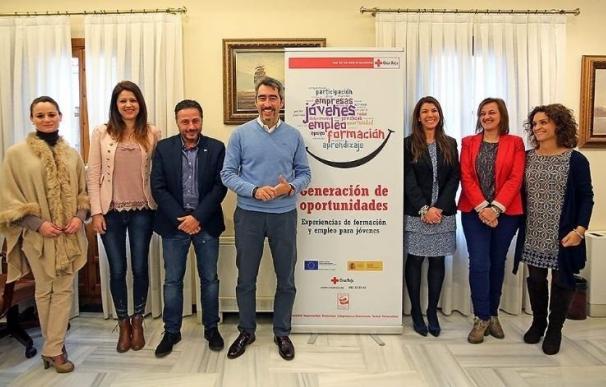 El Consistorio de Benalmádena colabora con Cruz Roja para favorecer la inserción laboral de los jóvenes