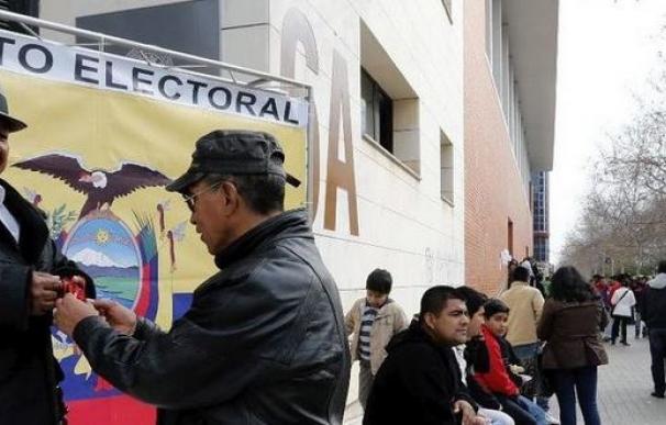 Los ecuatorianos acuden a las urnas para despedir la década de Correa