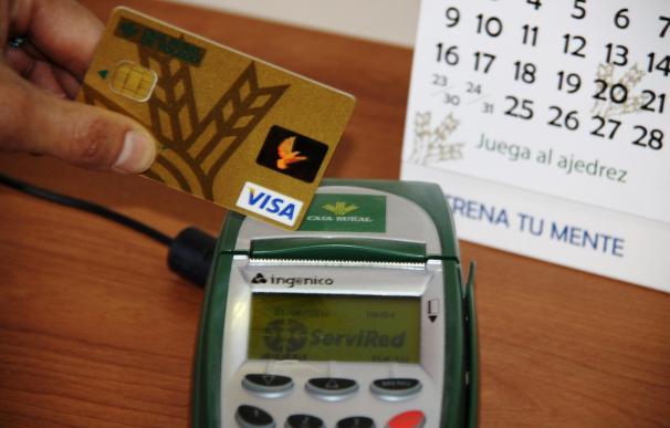 Tres años y medio de cárcel a una hostelera por estafar 44.000 euros con las tarjetas bancarias de sus clientes