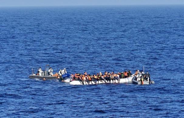La fragata española 'Canarias' rescata a 112 migrantes frente a la costa de Libia