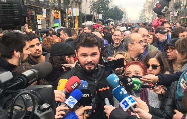Rufián en la manifestación por los refugiados: "Catalunya será un país de todos o no será"