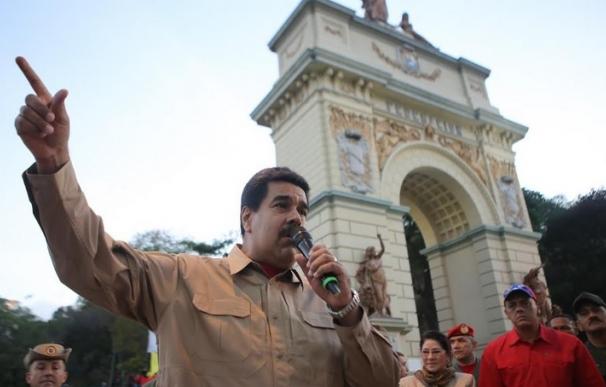 Maduro promete "firmeza absoluta, chillen los gringos o no"