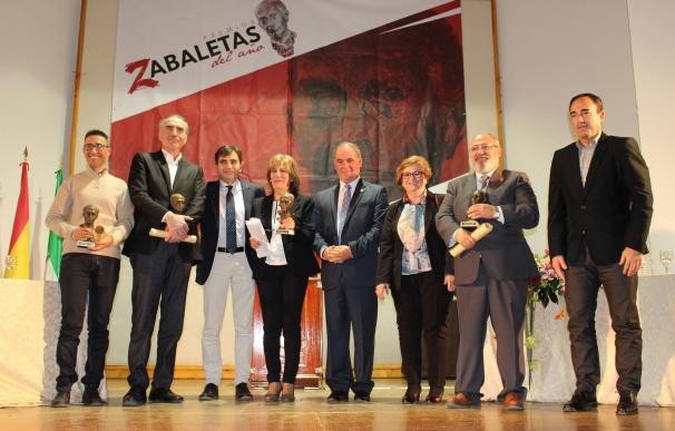 Quesada entrega sus Premios Zabaleta al Club Ciclista Guadalbike, a Juana Izquierdo, Manuel Sedeño y Juan y Medio