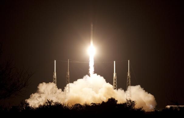Un problema en motor de cohete obliga a posponer el lanzamiento del cohete Space X