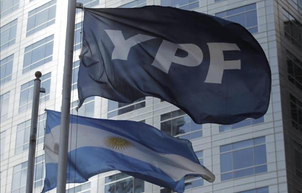 El Gobierno argentino prepara la toma del control de la petrolera YPF, según el diario Clarín