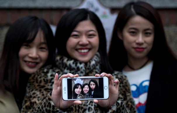 Más de 400 millones de chinos usan Meitu, la APP para retocar los selfis