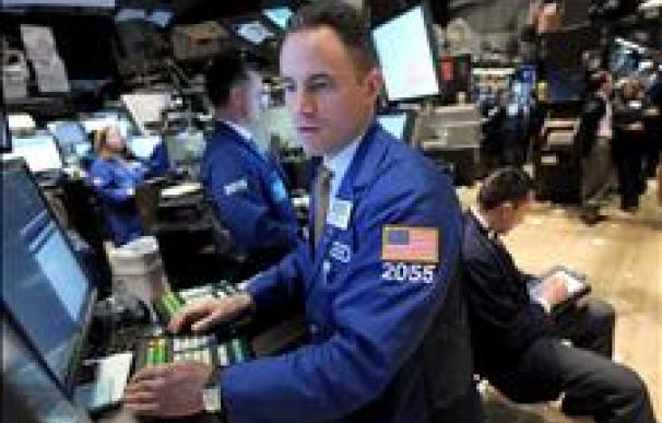 Wall Street ahonda sus pérdidas y el Dow Jones cae un 3,22 por ciento