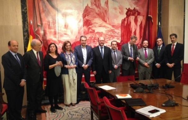 Zapatero se reúne en el Congreso con la Comisión de Hacienda que tramita la Ley de Contratación Pública