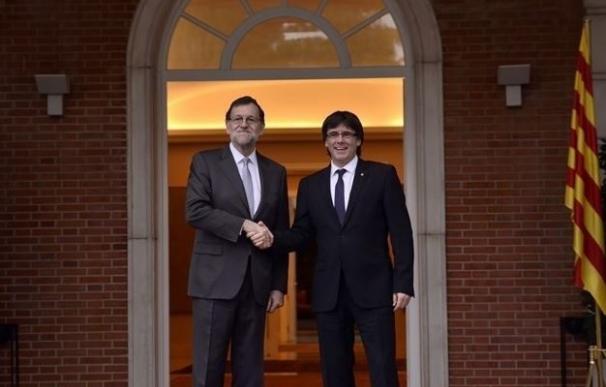 Rajoy y Puigdemont se vieron en Moncloa el pasado 11 de enero, según 'La Vanguardia'