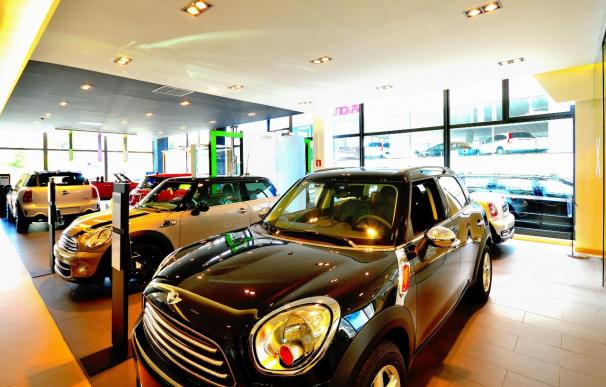 Las ventas de coches en Cantabria se disparan un 32% en febrero, por encima de la media