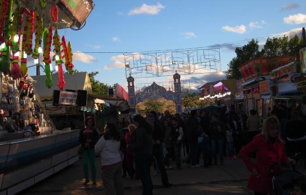 El encendido del recinto ferial y los fuegos artificiales dan paso oficialmente a las Ferias de Cáceres
