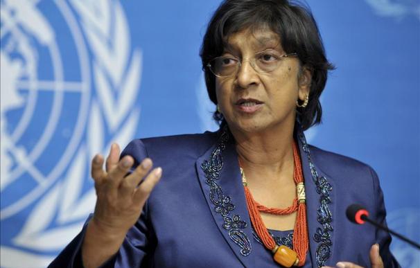 La alta comisionada de la ONU Pillay advierte de que cada vez más indígenas pierden sus tierras