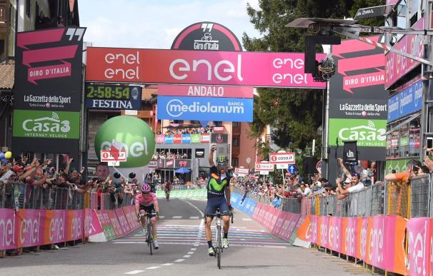 Valverde gana en Andalo para acercarse al podio y Kruijswijk refuerza su 'maglia rosa'