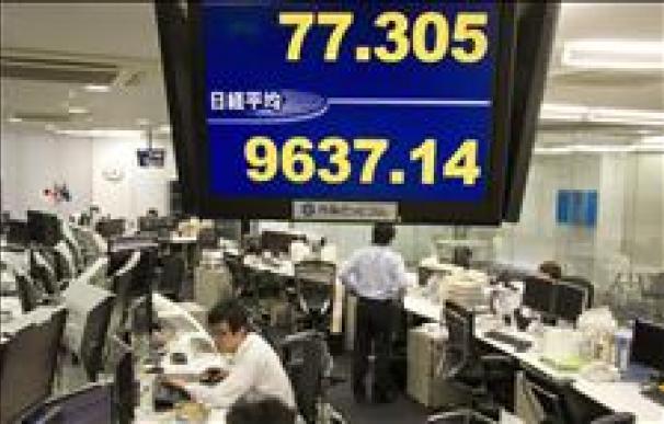 El Nikkei cae con fuerza y cierra en su nivel más bajo desde marzo