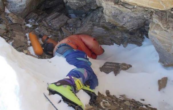 'Botas verdes' y 'El saludador': los cadáveres que señalan el camino en el Everest