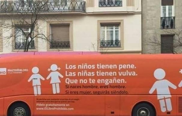 PSOE pide una campaña a favor de menores transexuales en autobuses de EMT y cambio en Ordenanza de Publicidad