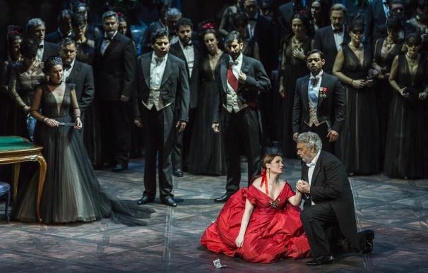 Una Traviata con lujo, color y la voz de Marina Rebeka pone en pie Les Arts de Valencia
