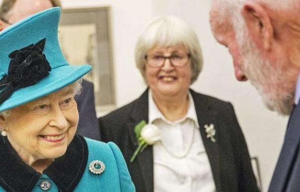 La reina Isabel fue captada diciendo que una delegación china fue "maleducada"